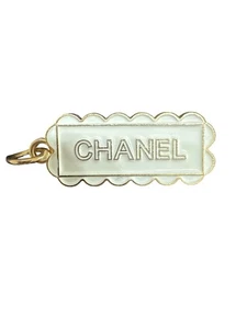 Chanel Reißverschluss Zugknopf Charm Weiß 33mmX14mm - Bild 1 von 3