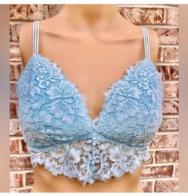 Bralette de renda triangular azul bebê claro pastel Gillian & O’Malley - Imagem 1 de 4