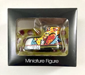 Romero Britto Vibrant Miniatur Schuh Figur Sneaker 1,25" groß mit Originalkarton - Bild 1 von 24