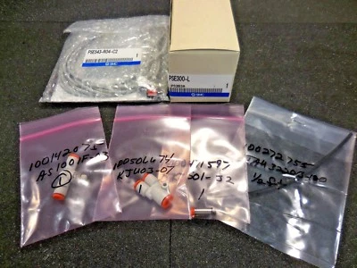 SMC PSE300-L Sensor/ Controller +SMC PSE543-R04-C2 Pressure Sensor +SMC Fittings - Image 1 of 4