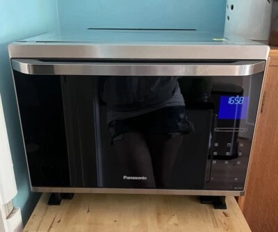 Panasonic Microwave Fan Oven and Grill NN-CF873 Flatbed - Faulty - Spares ONLY - Image 1 of 4