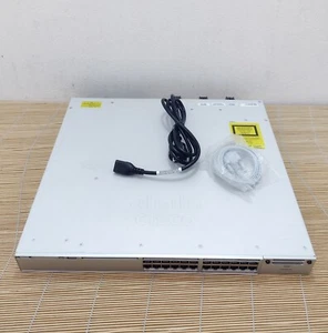 Cisco C9300-24P-A 9300 24-port modular uplinks PoE+ Network Advantage Single PS - Bild 1 von 1