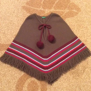 United Colors of Benetton Girls poncho. Size S/6 y.o. Wool. Italy - Picture 1 of 5