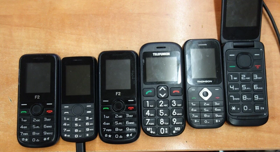 Lot de 7 Téléphones portable Logicom Alcatel Thomson  Telefunken Qilive et F2 - Photo 1/2