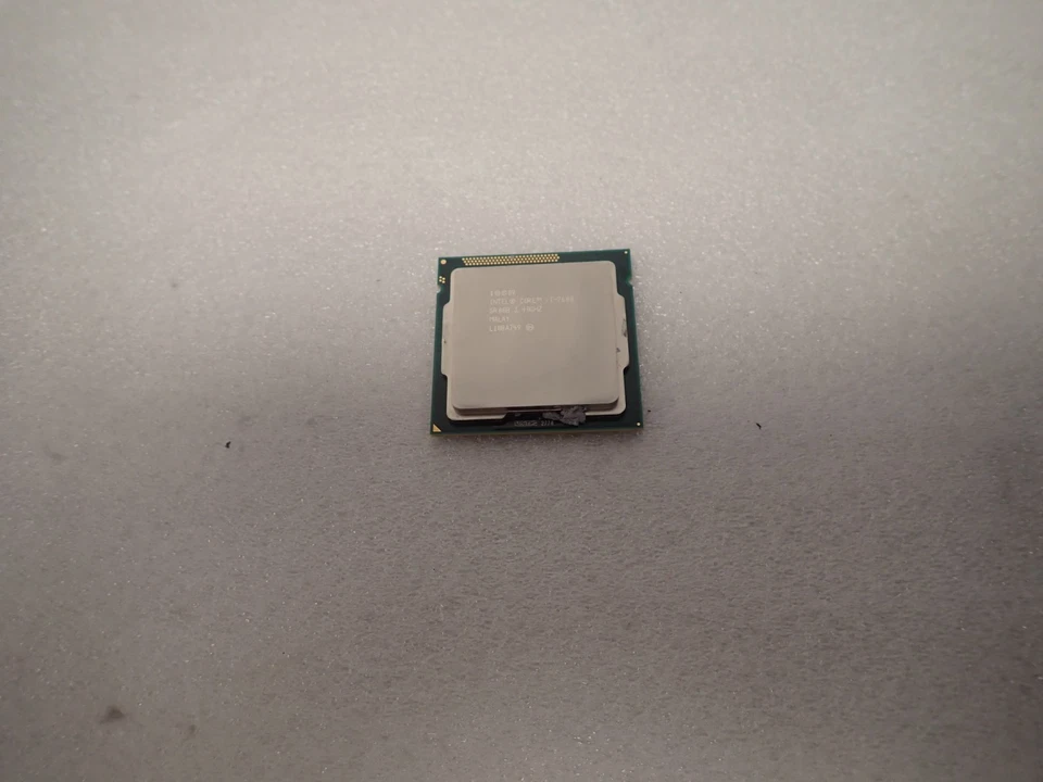 Procesador CPU Intel Core i7-2600 3,4 GHz LGA1155 SR00B Foto 1 de 1