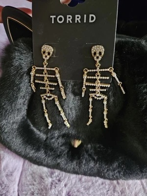 Pendientes de Halloween esqueleto colgante tórrido de diamantes de imitación ¡NUEVOS! nunca usado. Foto 1 de 3