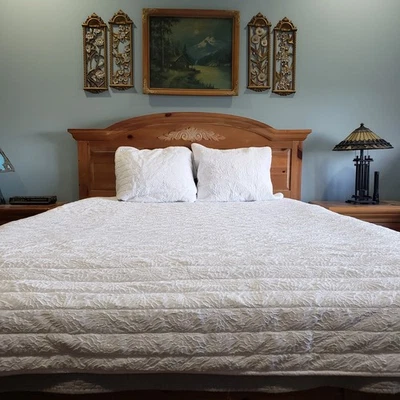 Conjunto de colcha DKNY tamanho King 104x92 fronhas 3 peças medalhão texturizado branco contemporâneo - Imagem 1 de 4