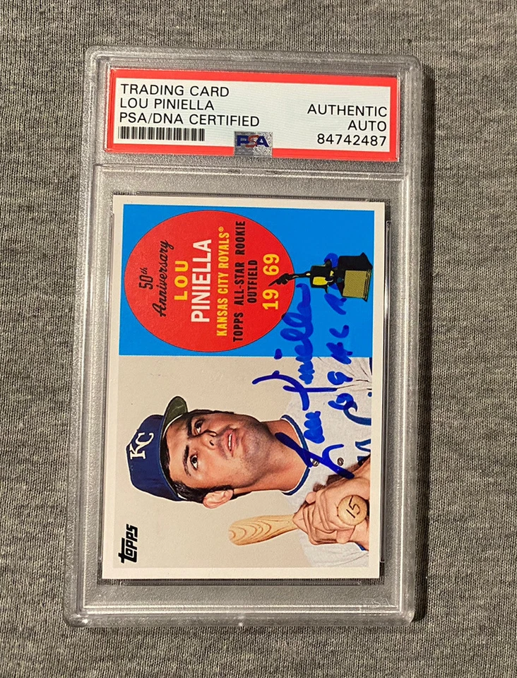 KC ROYALS- LOU PINIELLA AUTOGRAPH 2008 TOPPS ARCHIVES #AR6 TRADING CARD PSA/DNA - Image 1 of 1