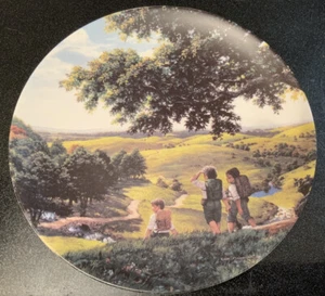 Wedgwood China 8" Plate Green Hill Country Lord of the Rings By Ted Nasmith - Picture 1 of 4