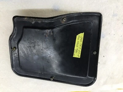 Triumph TR7 1980 cubierta de acceso de cuello de combustible Foto 1 de 4