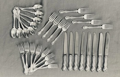 Juego de cubiertos George & Martha de plata de ley de Westmorland para 8 personas 32 piezas Foto 1 de 4