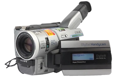 Sony DCR-TRV210E PAL Digital 8 (Hi8, Video8 Compatible) Handycam Camcorder "EXCELLENT" - Image 1 of 4