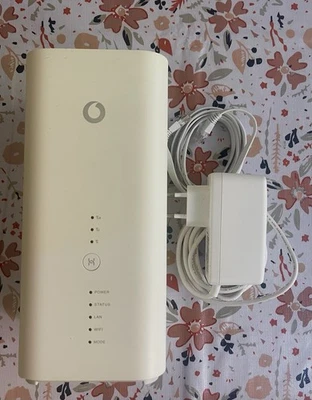 Huawei Brovi 4G CPE Pro 5 Wireless 4G Mobile Router Wi-Fi 6 - Image 1 of 4