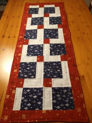 Patrón cuadrado y rectangular acolchado hecho a mano, azul marino, rojo, gris 36 x 14 pulgadas  Foto 1 de 4