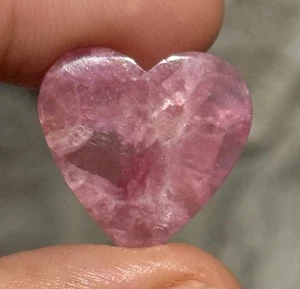 11.2ct 20x20x3mm Smooth Pink Cobalt Calcite Heart Cabochon Gem - Picture 1 of 11