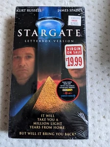 Vintage Nos Stargate Briefkasten Version VHS Band Kurt Russell James Spader - Bild 1 von 3