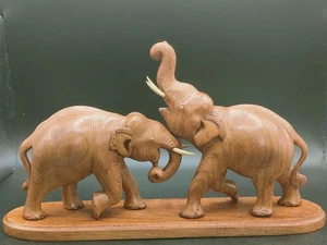 Escultura de elefante de madera tallada a mano de colección arte popular rústico de 30 cm de largo - Imagen 1 de 8