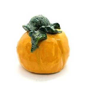Arte hecho a mano cerámica naranja calabaza hojas verdes escultura estatuilla decoración firmada - Imagen 1 de 9