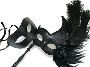 Par de máscaras de palo de plumas negro mascarada desfile de carnaval año nuevo vestirse fiesta - Imagen 1 de 5