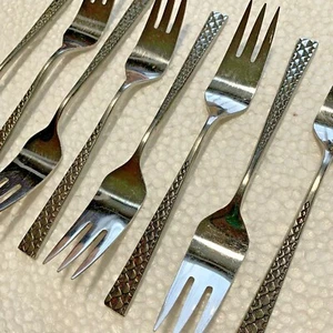 Lot of 8 Supreme Cutlery Salad Forks TWS102 Stainless Textured Handle Flatware - Picture 1 of 4