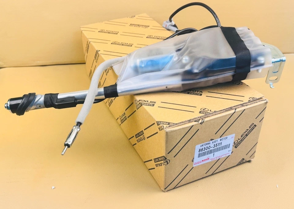 Toyota 4 Runner N180 Antenna Assembly 8630035111 86300-35111 OEM