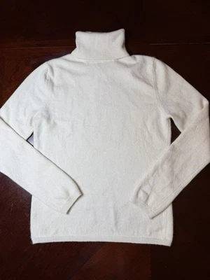 Allude Turtleneck 100% Cashmere Long Sleeve Sweater Size Small Cream - Image 1 of 4