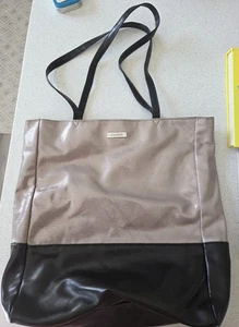 Tasche Shiseido Silber - Bild 1 von 1
