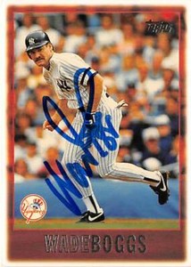 Wade Boggs autographed Baseball Card (New York Yankees) 1997 Topps #8