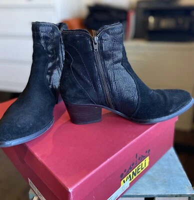 ¡Lo último! Botín al tobillo Vaneli Rhody para mujer negro estilo vaquero con cremallera talla 9 1/2 Foto 1 de 4