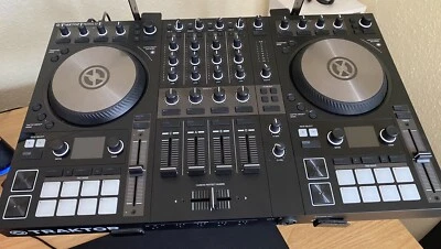 Native Instruments Traktor Kontrol S4 MK3 - Bild 1 von 2