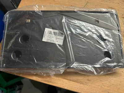 Soporte de matrícula genuino VOLKSWAGEN negro satinado 4M8 807 285 B 3FZ-NUEVO Foto 1 de 3