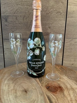 Champagne Perrier - Jouët Belle Époque Brut 2002  + 2 flûtes signé Émile Gallé - Immagine 1 di 4