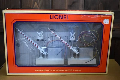 Lionel 6-14098 Mainline Auto Crossing Gates EX - Image 1 of 4
