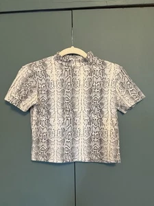 ZARA KIDS Gray White Snake-Print Short-Sleeve Mock Neck Top Girls 6 - Picture 1 of 3