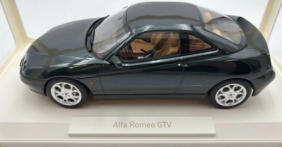 187842 Alfa Romeo GTV 916 Coventry Green Metallic Norev 1 18