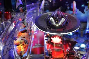 Star Trek Stern Pinball Machine Vengeance Ship Lighted Mod, Incredible effect - Picture 1 of 2
