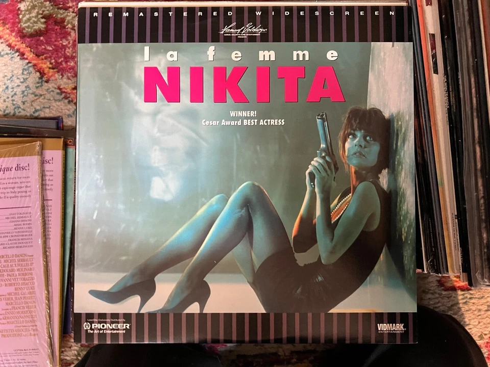 Le Femme Nikita - widescreen - Laserdisc  buy 6 for Free Shipping - Image 1 of 1