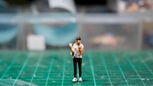 Kepopic Miniature Figure Scale 1/64 For Diecast - Picture 1 of 3