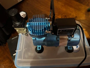 Kit Compresor de Aire Ventilador Doble Ventilador Master Airbrush 1/5 HP Cool Runner II Modelo TC-320 - - Imagen 1 de 2