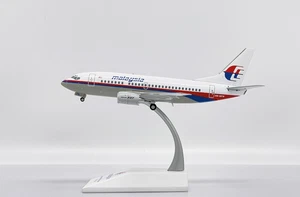 B737-500 MALAYSIA AIRLINES REG: 9M-MFB WITH STAND - JC WINGS JC20253 1/200