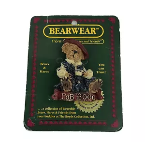 Boyd's Bearwear Pin FOB 2000 Caitlin Tasse Tee Teddybär Kaffeemütze Brosche Neu aus altem Lagerbestand - Bild 1 von 3