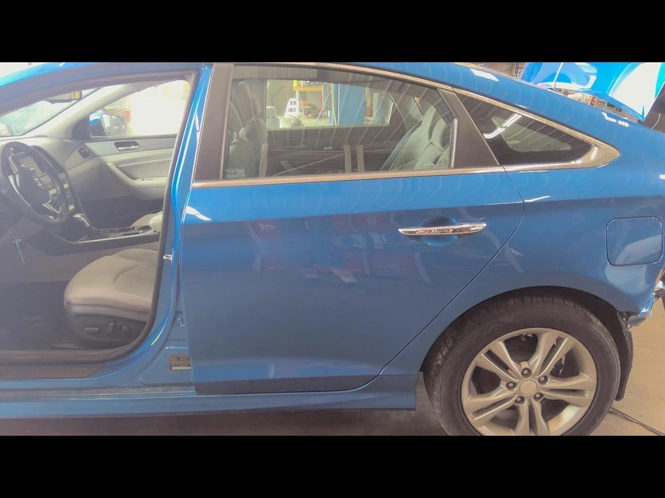 Used Rear Left Door Assembly Rear Side fits: 2018 Hyundai Sonata electric US bui - Image 1 of 4