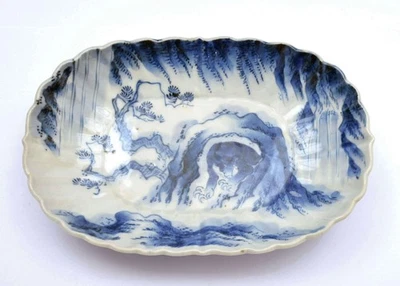 19C Japanese Blue & White Imari Arita Porcelain Plate Bear - Image 1 of 4