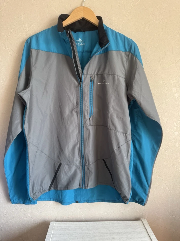 Jaqueta Ron Hill Stride Windspeed - Compatível com Vision LED - Tamanho Pequeno (V3) - Imagem 1 de 4