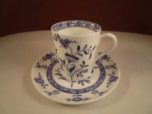 Vintage Dresden Gustafberg Germany Blaue Zwiebel Demitasse Teetasse & Untertasse - Bild 1 von 9