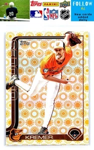 2025 Topps #563 Dean Kremer Holiday - Foto 1 di 2