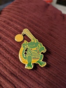 Vintage 1997 Indiana Gators Fast Pitch Softball Pinback Lapel Pin - Picture 1 of 3