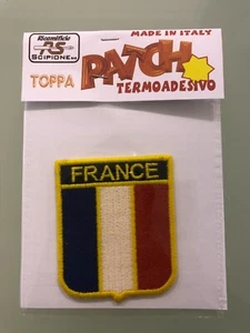PATCH SCUDETTO FRANCIA RICAMATO TERMOADESIVO CM 4,5X5,5 IN CONFEZIONE REGALO - Foto 1 di 1