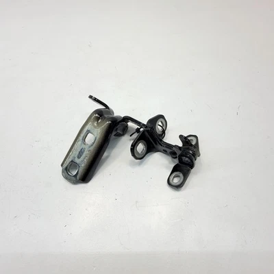 2016-2025 CHEVROLET MALIBU REAR LEFT SIDE UPPER & LOWER DOOR HINGE OEM SET - Image 1 of 4