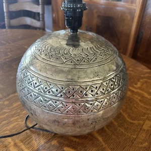 Vintage Sphere Nickel Lamp By Sarreid Ltd 1970s. - Picture 1 of 15